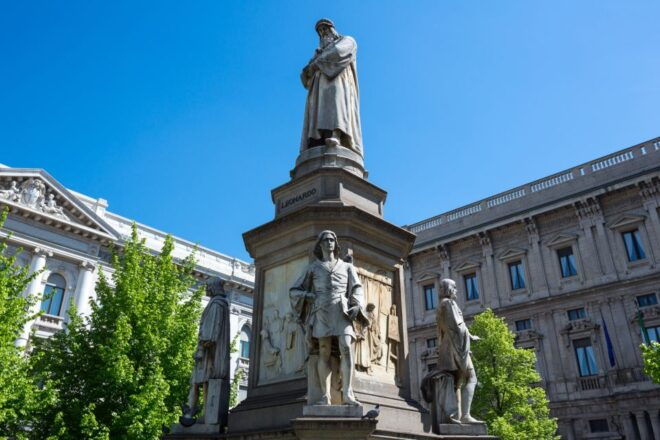 Milan: City Exploration Game and Tour - Interactive Landmarks and Hidden Gems