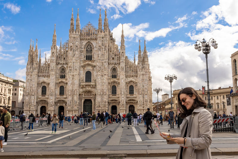 Milan City Hop-On Hop-Off Tour - Modern Milan, shopping streets, and Navigli