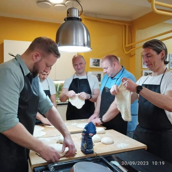 MILAN: COOKING CLASS OF THREE RECIPES OF YOUR CHOICE - Contact Information