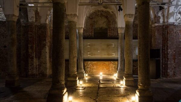 Milan: Crypt of San Sepolcro Guided Tour With Entry Ticket - Availability and Cancellation