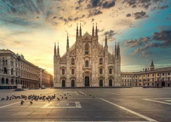 Milan: Duomo Cathedral and Rooftop Terrace Guided Tour - Duomo Cathedral Architecture