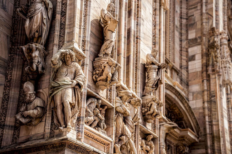 Milan Duomo Guided Tour with Rooftop Terrace Access - What priority entry does, and does not, save
