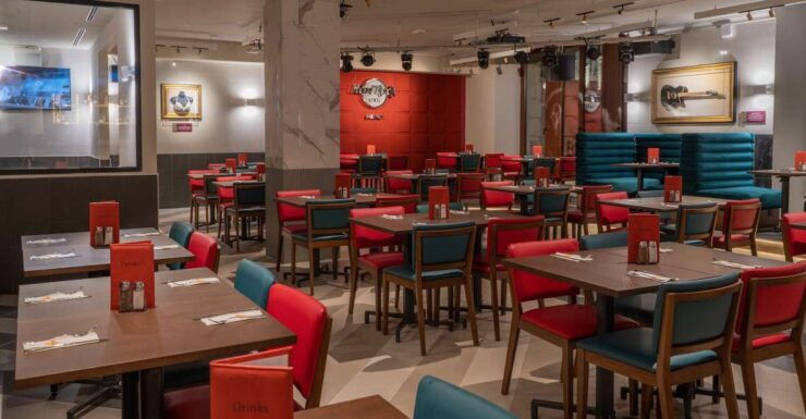 Milan: Hard Rock Cafe With Set Menu for Lunch or Dinner - Location and Accessibility