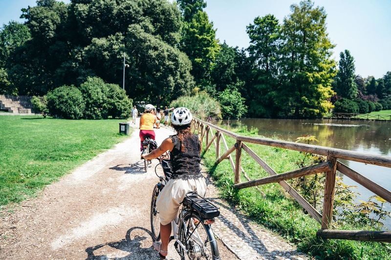 Milan highlights e-bike tour - Piazza Gae Aulenti and Milan’s newer face