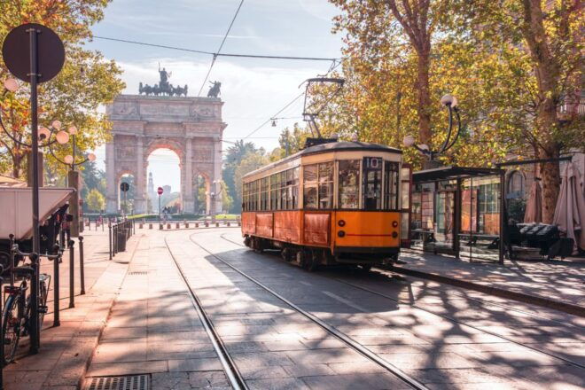Milan Highlights Self-Guided Scavenger Hunt and Walking Tour - Full Description of the Tour