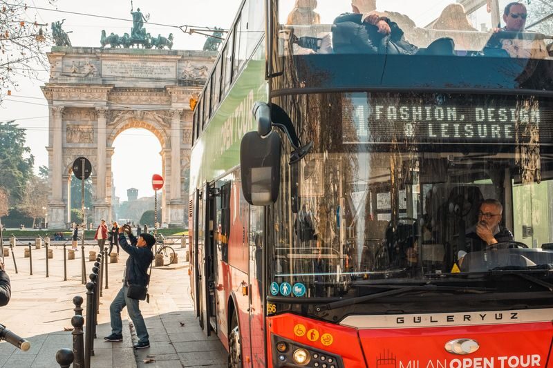 Milan Hop-On Hop-Off Bus by Gray Line Milan Open Tour - Two lines, two ways to see Milan