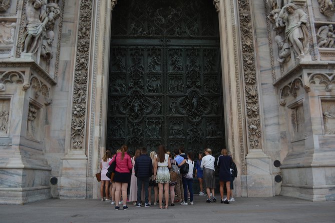 Milan: La Scala Theater and Duomo Rooftops Tour - Booking Information