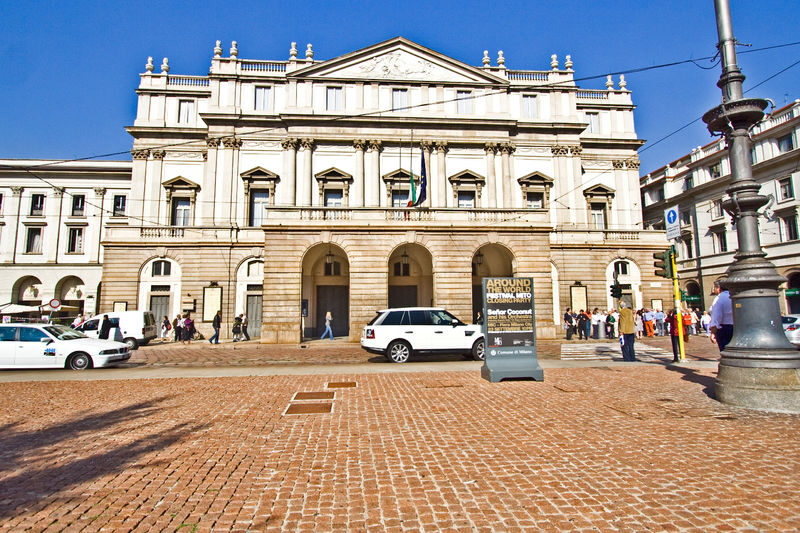 Milan La Scala Theater and Museum Tour - Why a guide makes the hour count
