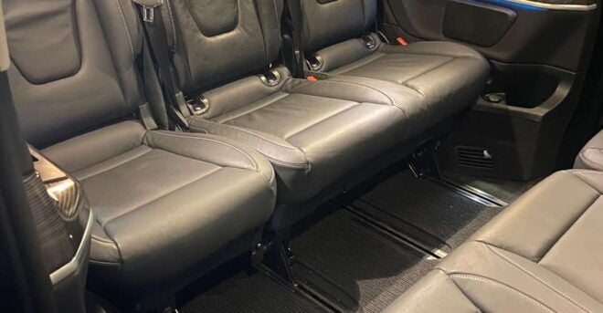 Milan LINATE Airport Transfer VIP Service MINIVAN V CLASS MB - Booking Policies