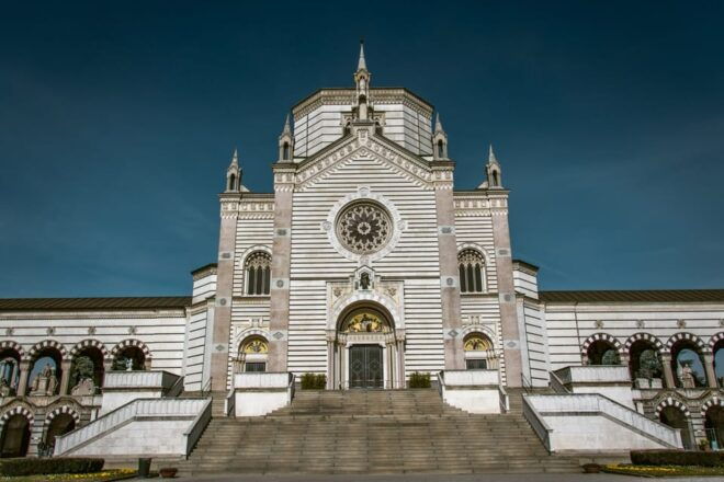 Milan: Monumental Cemetery Group Walking Tour - Famedio: Open-Air Museum