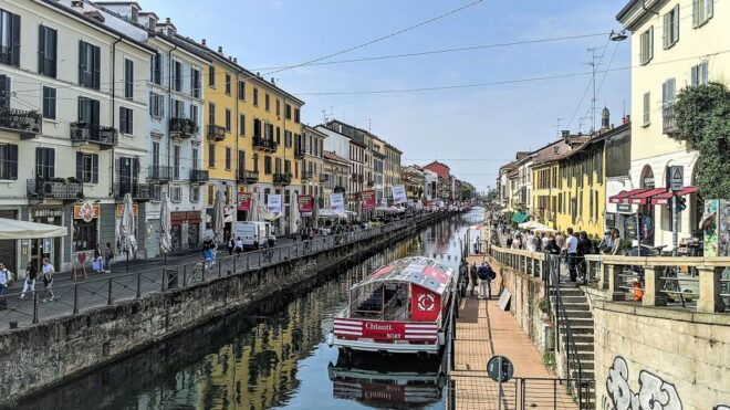 Milan: Navigli District Canal Boat Tour With Aperitivo - Customer Reviews