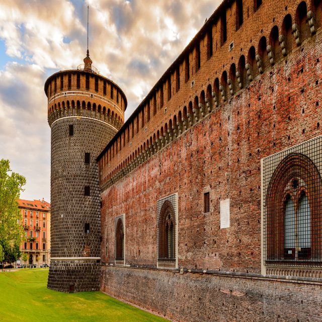 Milan: Old Town and Top Attractions Private Tour by Car - Booking and Directions