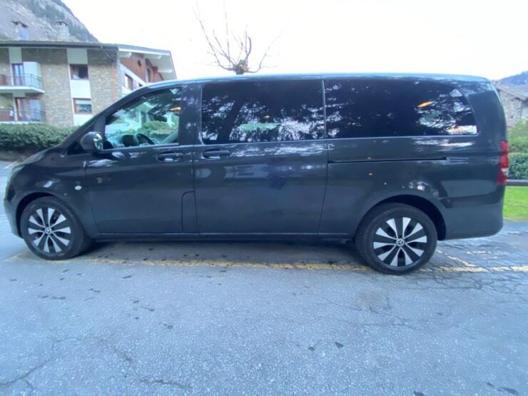 Milan: ORIO AL SERIO BGY Airport Transfer in Luxury MINIVAN - Service Details