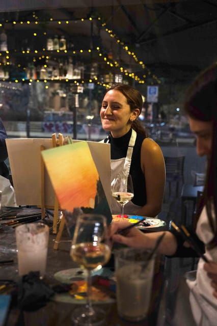 Milan: Paint 'n Sip Class - The Wine and Food Experience
