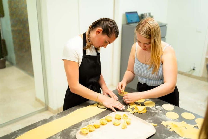 Milan: Pasta, Gnocchi and Tiramisù Cooking Class with Wine - What is the Experience About?