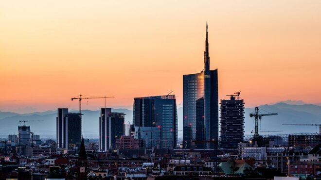 Milan: Piazza Gae Aulenti and Pelli Tower Walking Tour - Itinerary Highlights: Palazzo Lombardia and More