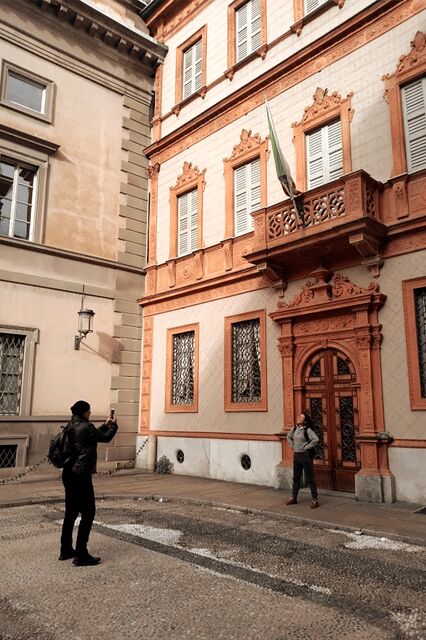 Milan Postcard Viewpoints Walk with Locals - Travel Bloggers - Who Would Love This Tour?