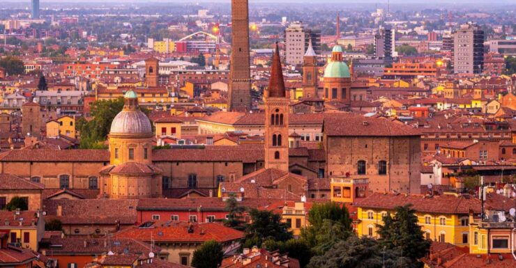 Milan: Private Day Trip to Bologna With Sightseeing Tour - Good To Know