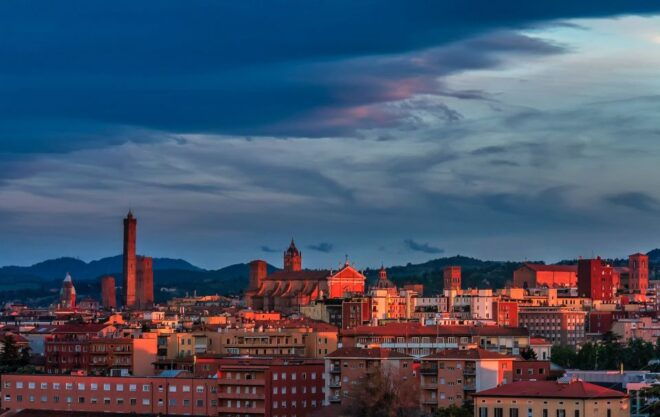 Milan: Private Day Trip to Bologna With Sightseeing Tour - Important Information