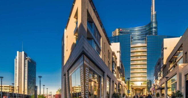 Milan: Private Porta Nuova Walking Tour With Food Tasting - Experience