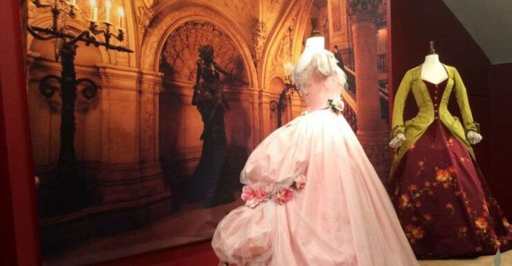 Milan: Private Tour of La Scala & Duomo With Gelato Tasting - Booking Details and Logistics