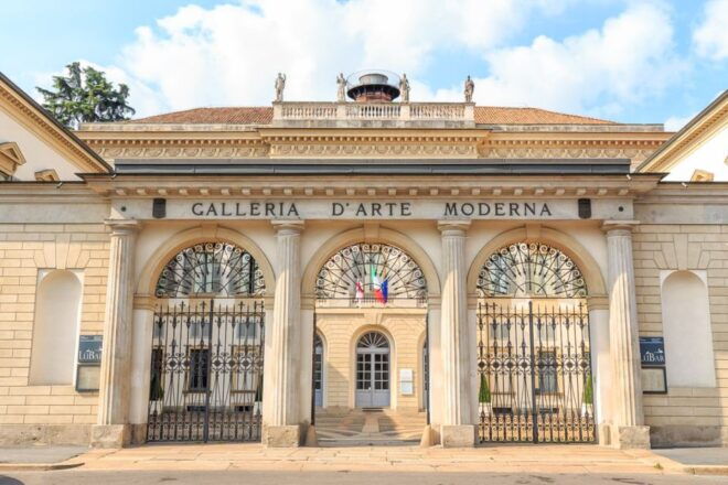 Milan: Royal Highlights Outdoor Escape Game - Directions