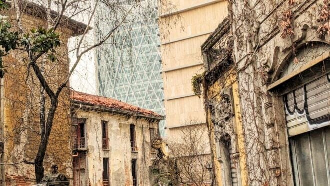 Milan: Self-guided Walk in Futuristic Porta Nuova District - Flexible Self-Paced Tour