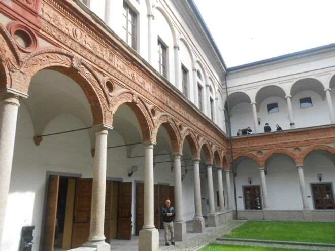 Milan: Skip the Line Castle and Renaissance Private Tour - Important Information