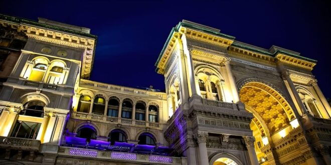 Milan: Skip-The-Line Duomo Ticket & Aperitif With Duomo View - Duomo Architecture and Art