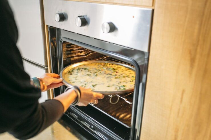 Milan: Small-Group Veggie Home Cooking Class & Wine Tasting - Group Size and Instructor