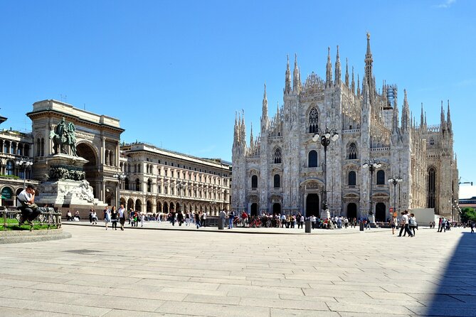 Milan Tour Old Town, Sforza Castle, Duomo, Galleria Vittorio - Group Size and Language Details