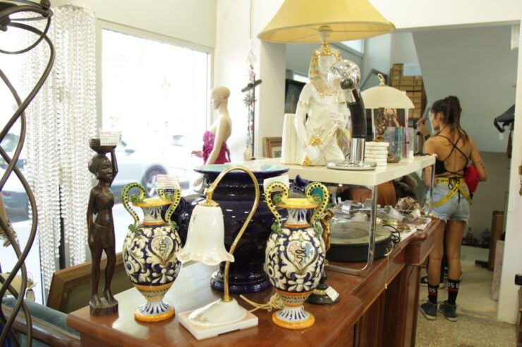 Milan: Vintage Shopping Store, Fashion & Design - Sustainable Fashion and Design Concept