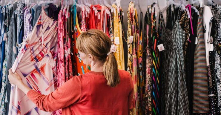 Milan: Vintage Shopping Tour - Pricing and Attire