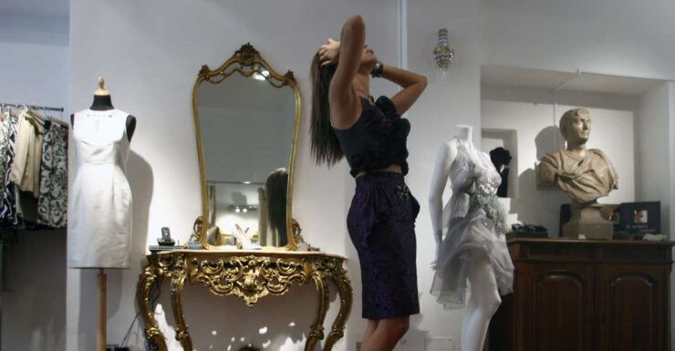 Milan: Walking Fashion Tour - Tour Duration and Starting Location