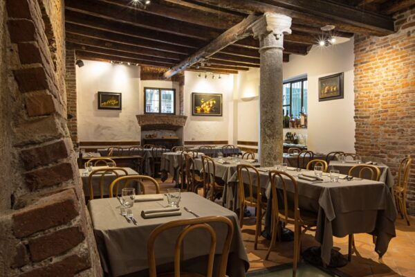 Milan: Wine Tasting Experience in the City Centre - The Sum Up
