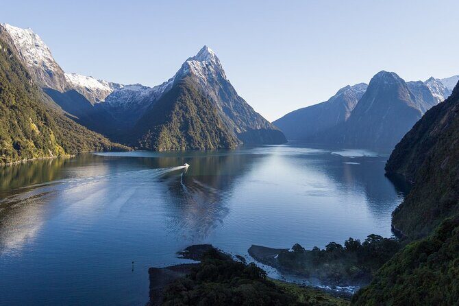 Milford Sound Business Class from Queenstown Cruise Lunch - A Deep Dive into the Experience