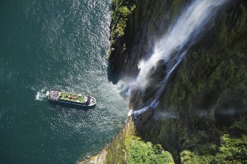 Milford Sound Cruise & Coach Day Tour - The cruise puts the fiord within reach