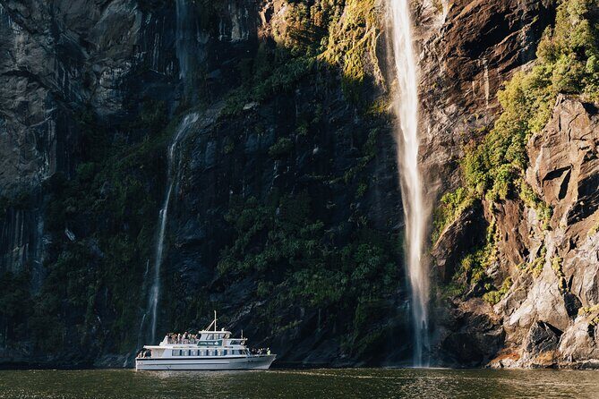 Milford Sound Helicopter and Cruise Tour from Queenstown - FAQs