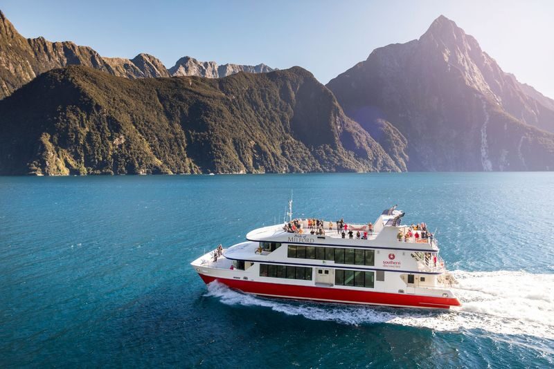 Milford Sound Nature Cruise by Southern Discoveries - From the visitor centre to the water