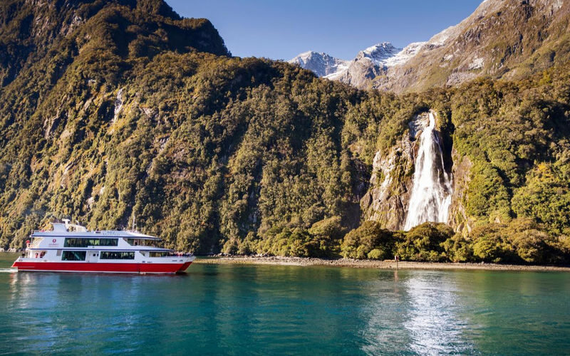 Milford Sound Nature Cruise with the Captains VIP Lounge - Free-flow wine and VIP service
