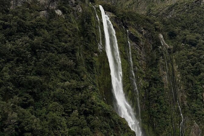 Milford Sound Private Day Trip from Queenstown via Te Anau - FAQ
