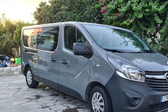 Milos 1-Way Private Transfer Airport Ferry and Hotels - Hassle-Free Transportation Service