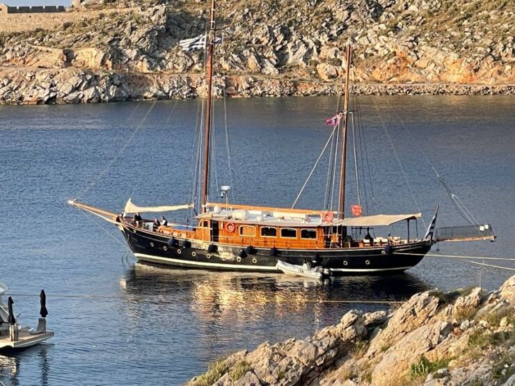 Milos: All Stars in One&Only Lux Cruise!!! Fruits&Lunch in - Experience Highlights