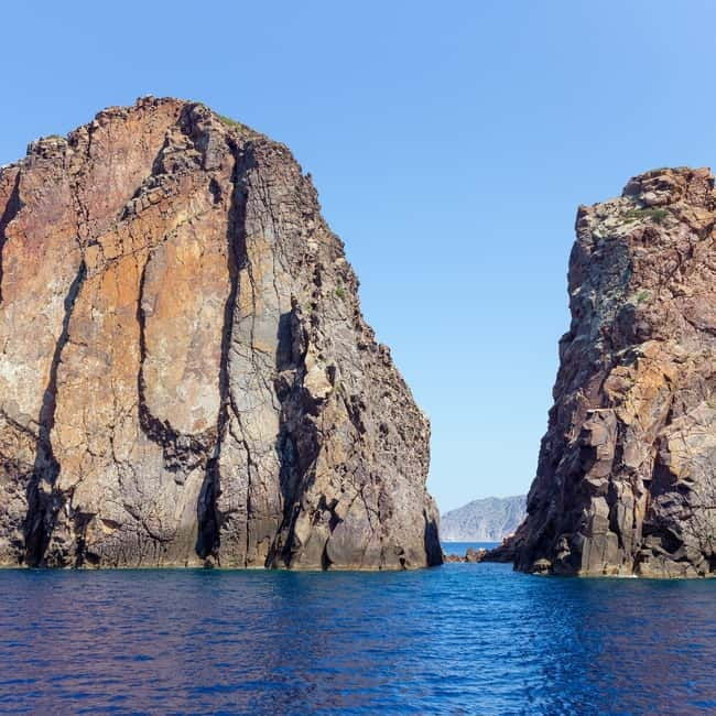 Milos: Jeep Safari Sunset Adventure with Wine and Snacks - The Picnic and Local Delights