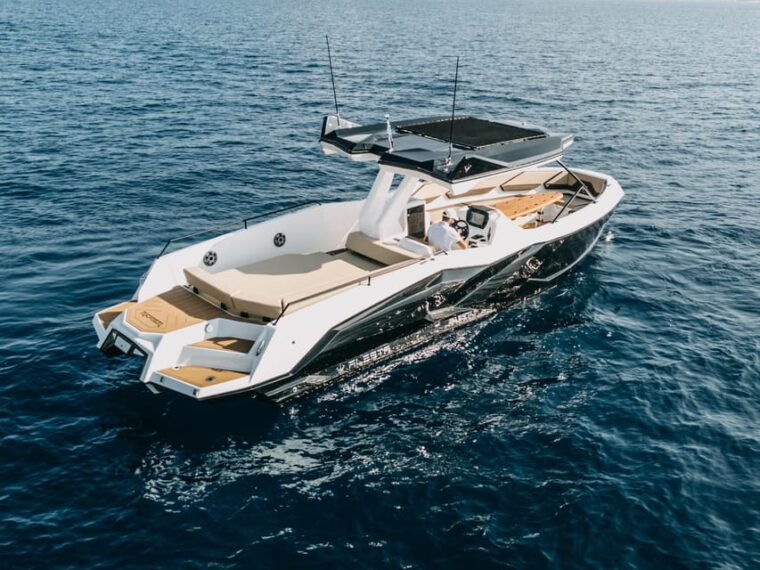 Milos: Private Speedboat TourKleftiko Sarakiniko Poliegos - FAQ