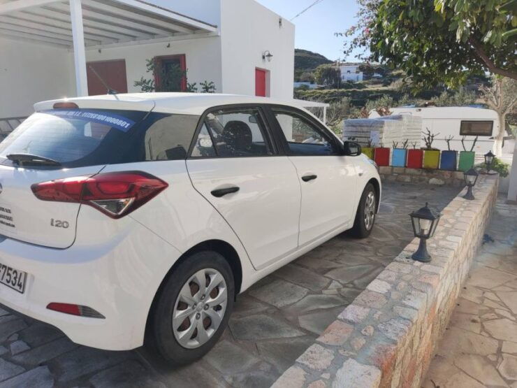 Milos: Private Transfer To/From Airport or Port - Good To Know