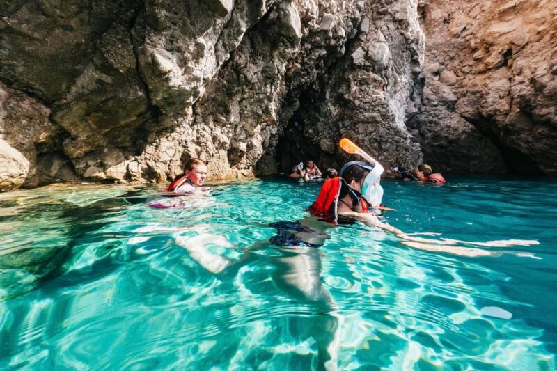 Milos: Tsigrado and Gerakas Beach Kayaking Tour - What the Tour Looks Like: A Breakdown of the Itinerary