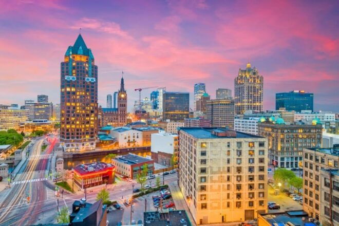 Milwaukee - America's Dairyland Food Walking Tour - Group Size and Duration