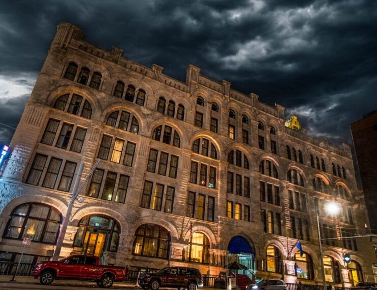 Milwaukee: Macabre Milwaukee Walking Tour - Activity Details
