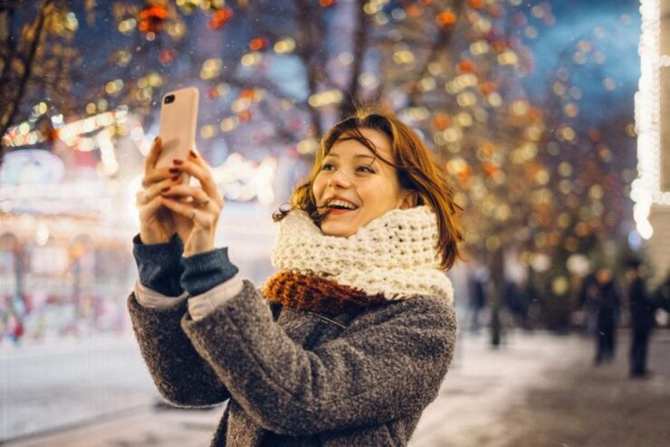 Milwaukee Magic: A Private Christmas Lights Tour - Experience Holiday Magic in Catalano Square